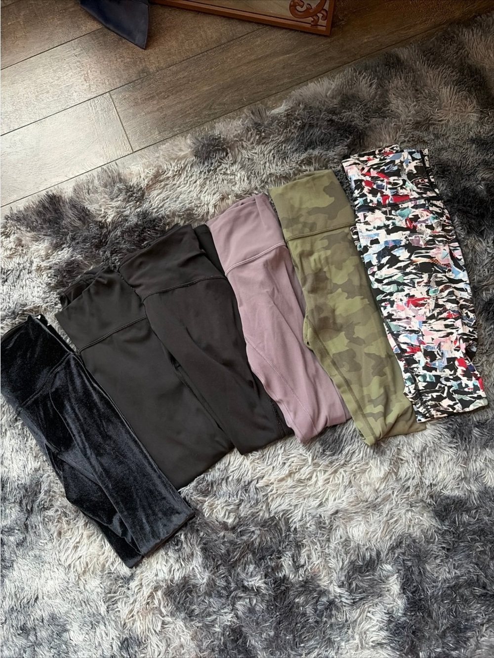 🍋🩷🖤🩶 Lululemon 4 leggings
